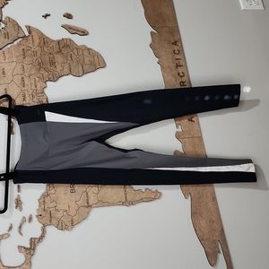 Mondetta blue grey white leggings, navy x small tights athleisure gum wear